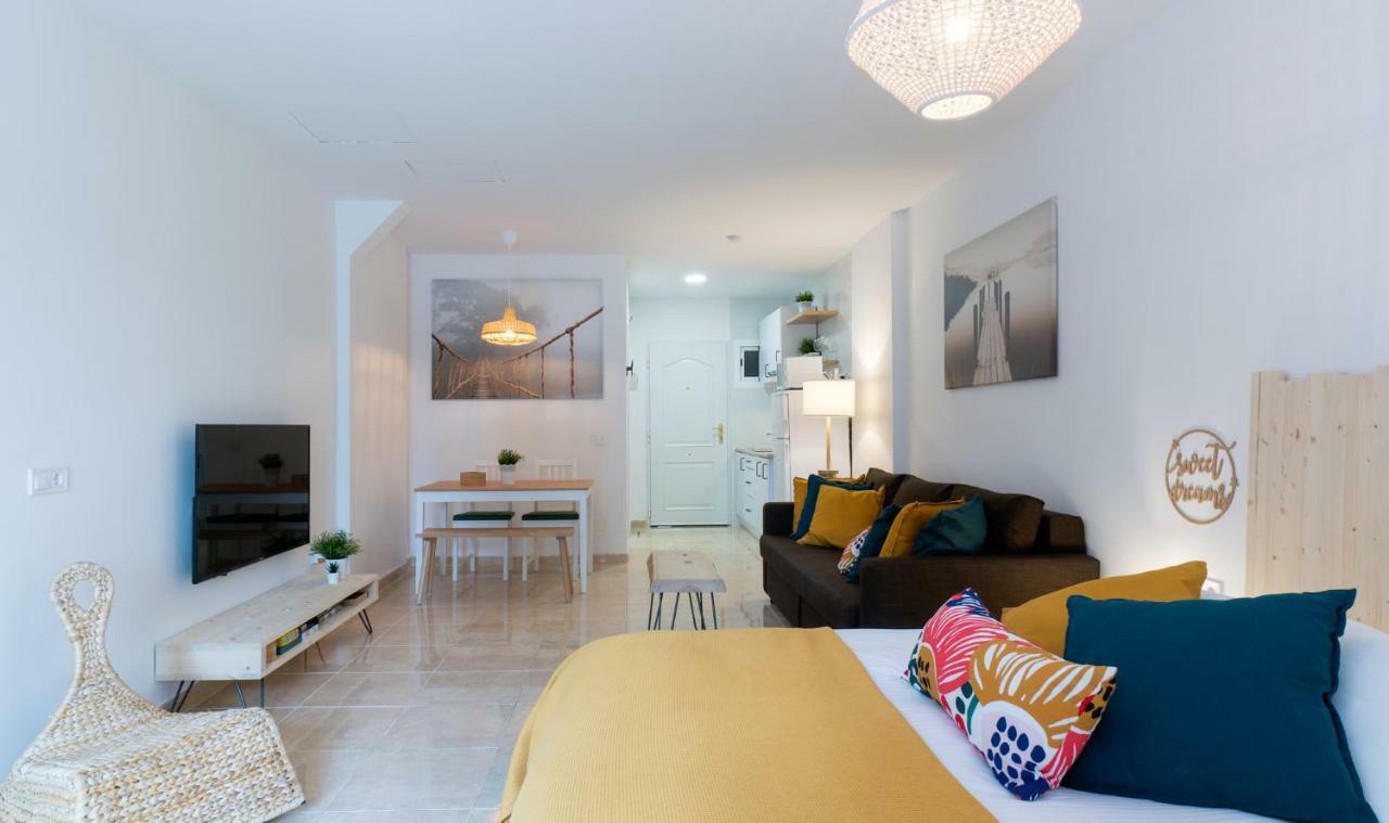 Minerva Suites By Kaarina Benalmádena Esterno foto